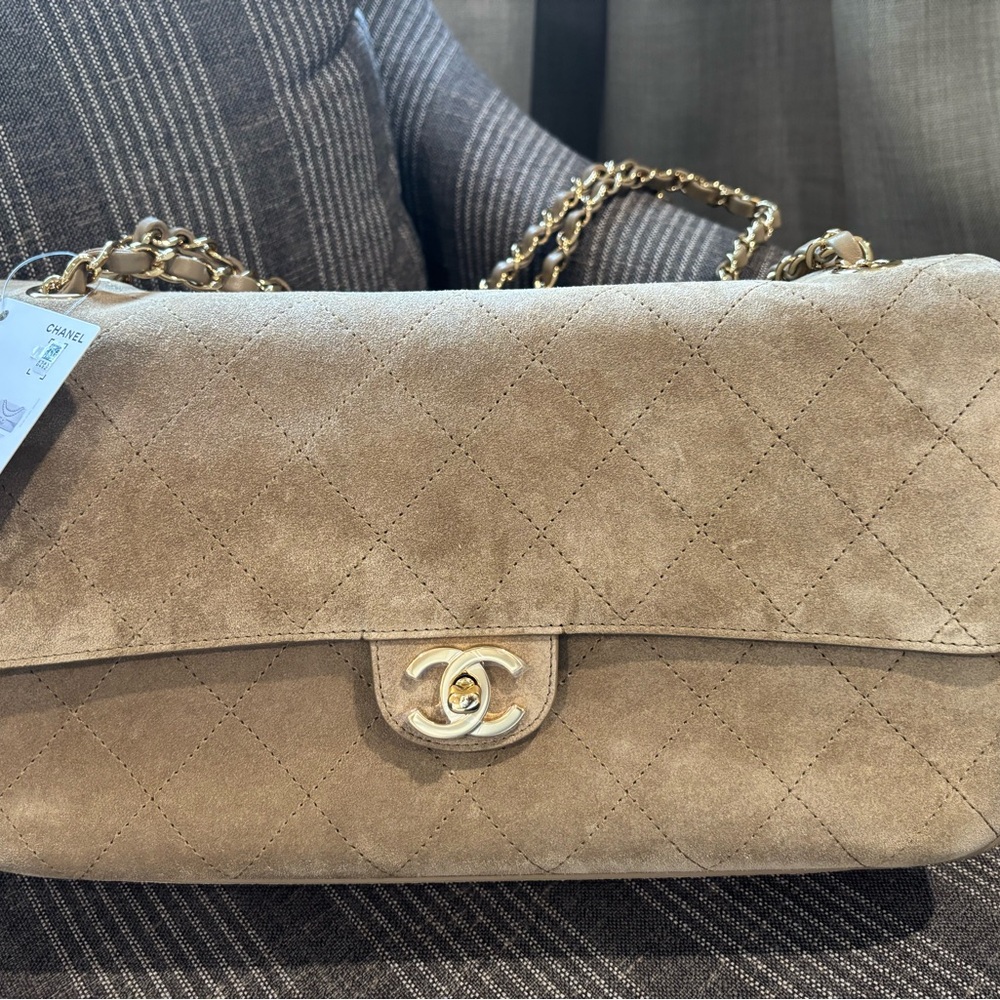 CHANEL maxi flap suede 2026 NEW - Picture 14 of 16
